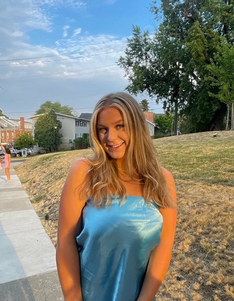 Whitney T pornographic model pictures