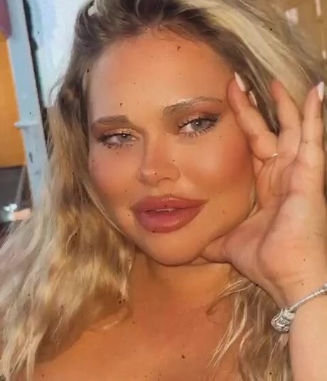 Susannah Elizabeth pretty model galleries