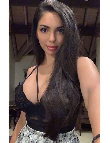 Tara Yazdi nude actress archive