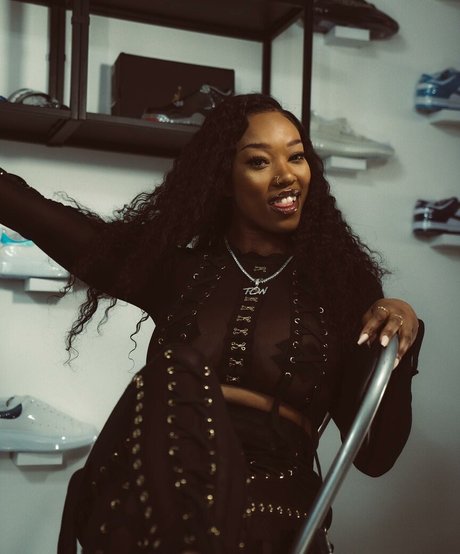 thecleopatraway model hot images