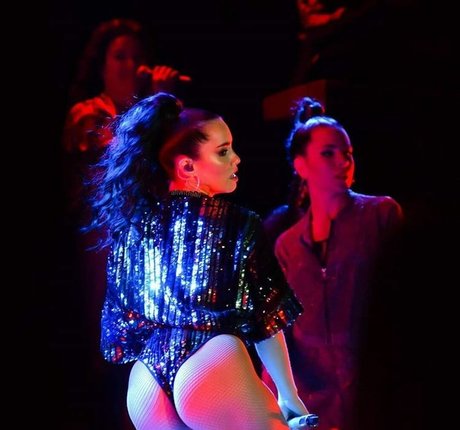 Lali Esposito hd actress photos