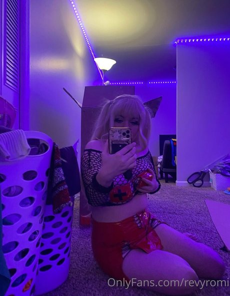 revyromi star free pic