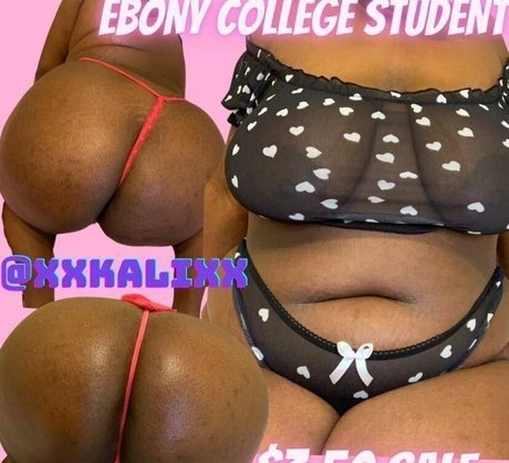 aislynndavis nude model picture