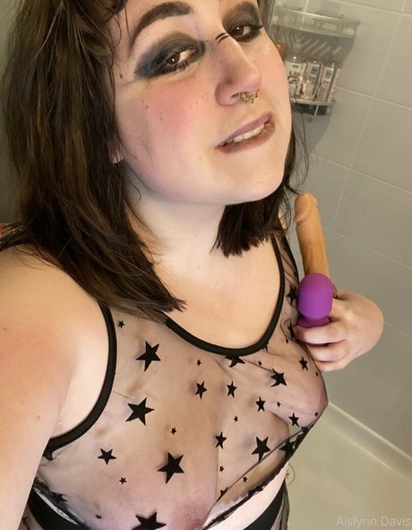 aislynndavis exclusive actress photo