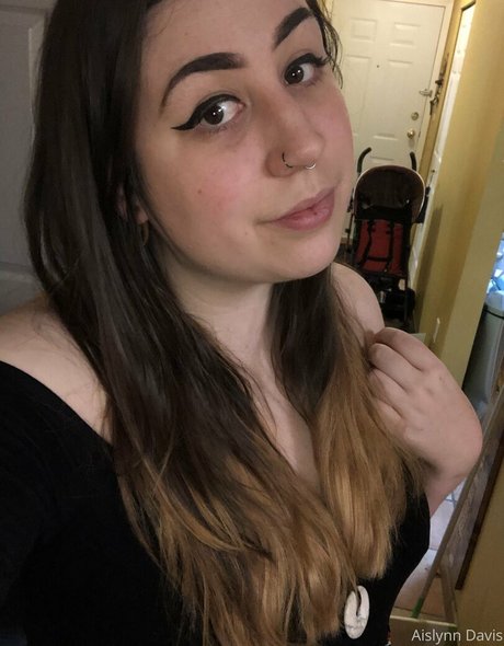 aislynndavis beautiful actress images