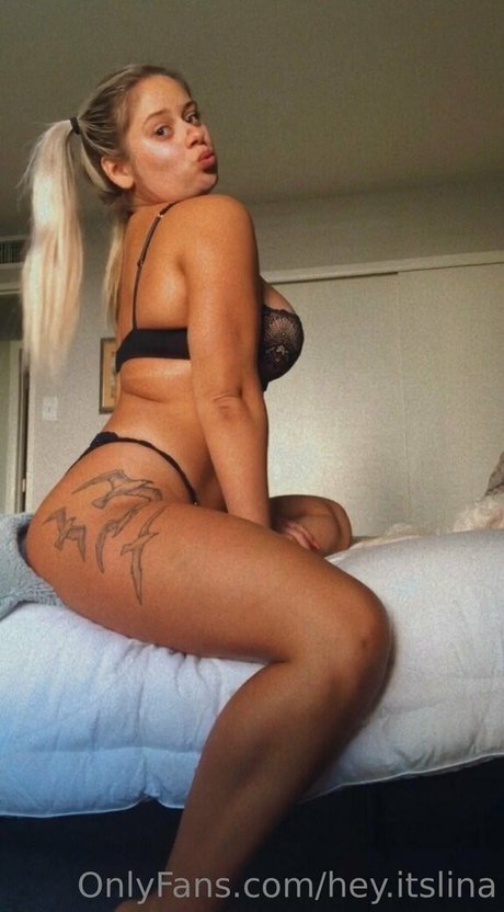 hey itslina model hot image