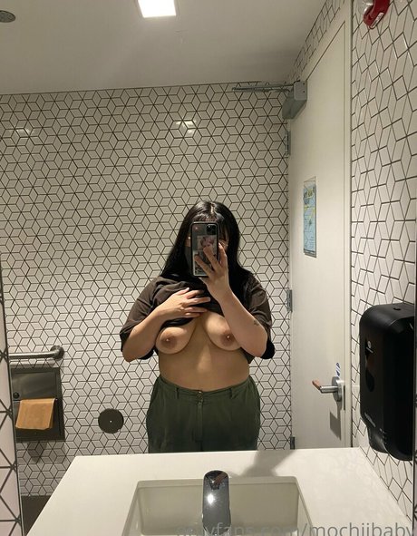 mochiibaby hot model gallery