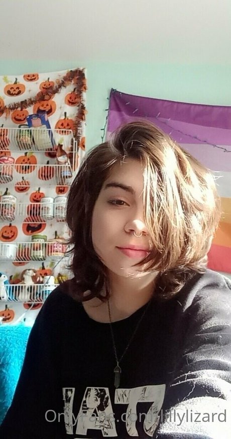 lillylizard nude star picture