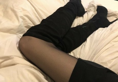 chrissycantwalk top actress picture