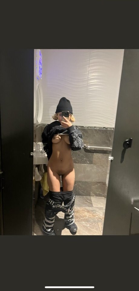 naybaexox sexy star pics