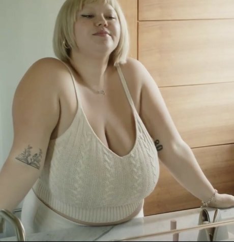 Tushy420 erotic pornstar pics