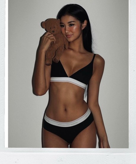 nopearii model beautiful pics