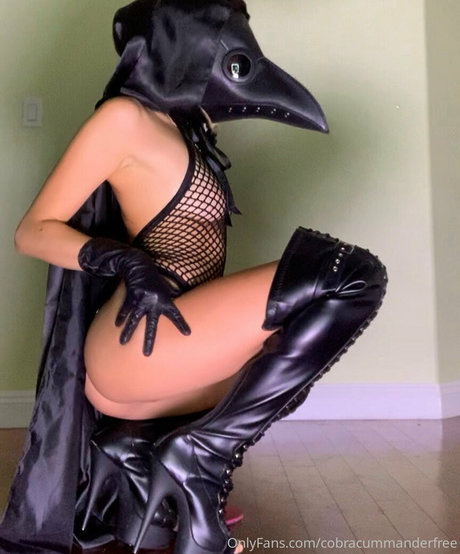 cobracummanderfree erotic actress pictures