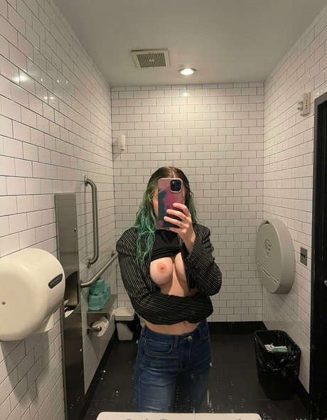 baileyeilish nudes star img