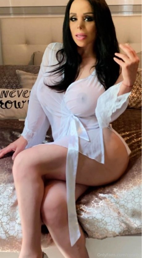 Coralba hot actress photo