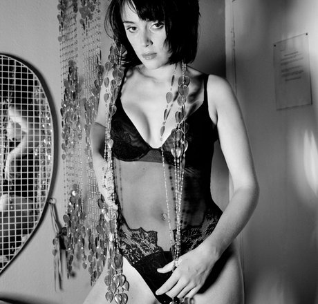 Keeley Hawes naked star image