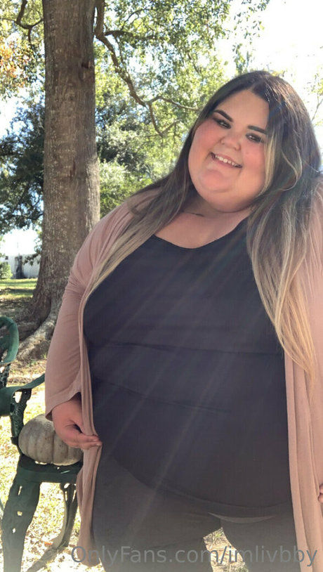 imlivbby model naked photos