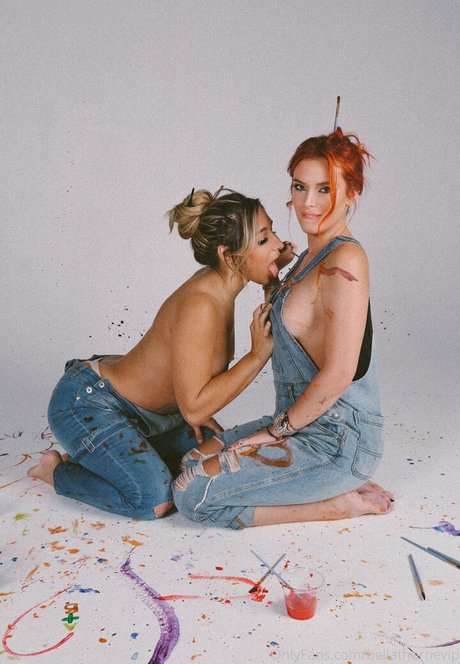 bellathornevip nude star photo