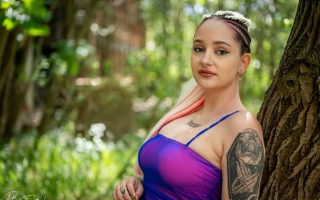 hulilablunt nude actress image