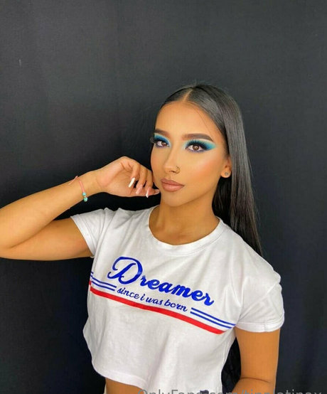 valatinax beautiful model pic