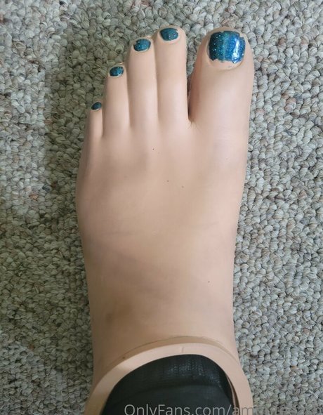 amputeeash model erotic photo