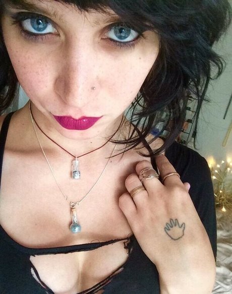 Adi Lockheart nudes model galleries