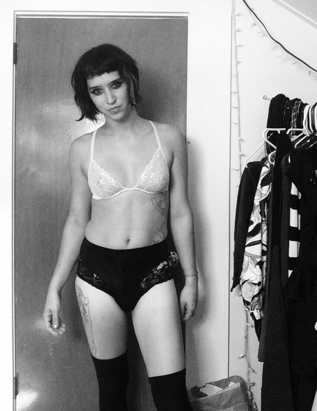 Adi Lockheart adult model pics