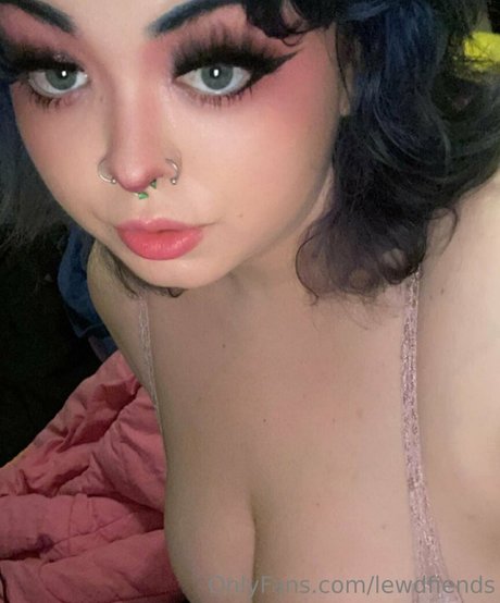 Lewdfiends model high quality photos