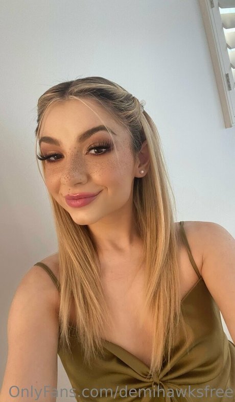 demihawksfree model art pic