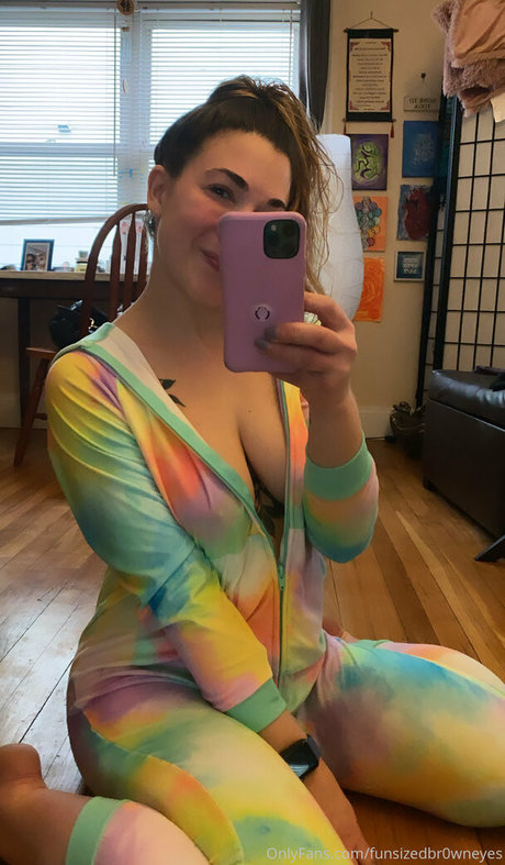 funsizedbr0wneyes star nude gallery