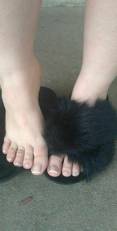 tinytoetracy model hot photos