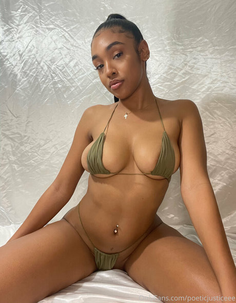 poeticjusticeee adult model picture