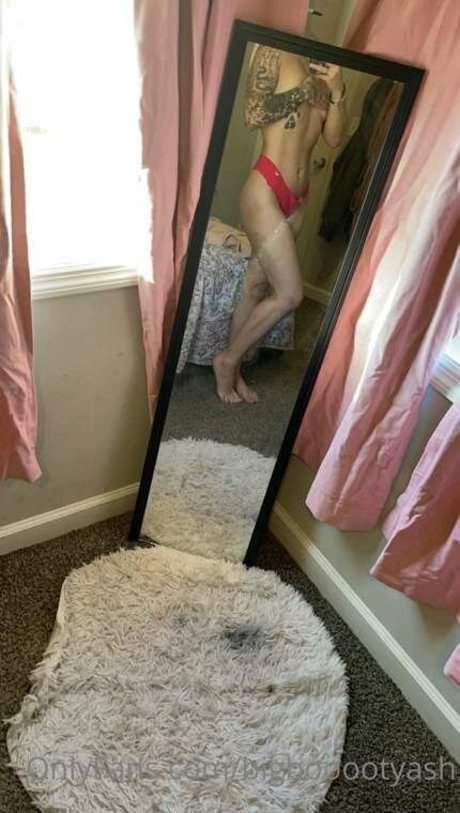 Ashley Sikes model top pics