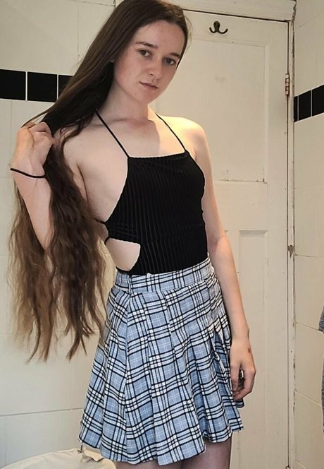 ff1nnl3y nude actress images