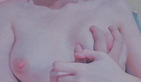 Hacchi Whitebear model pornographic pictures