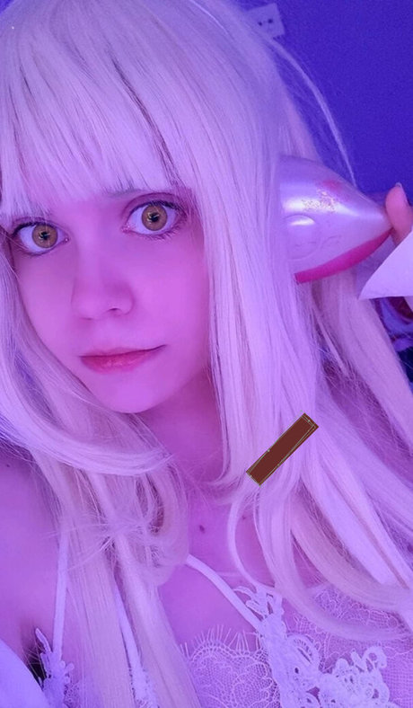 Hacchi Whitebear star nude images