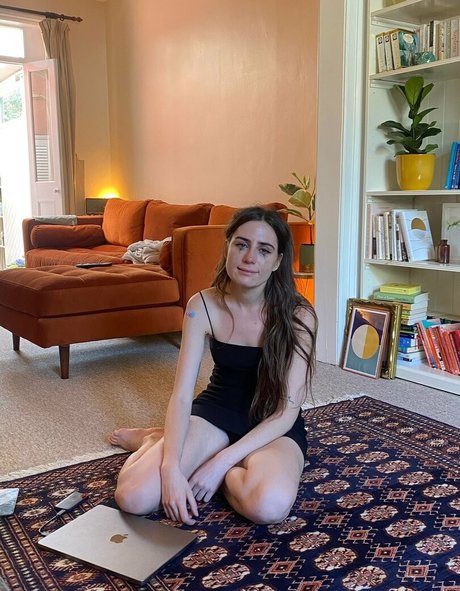 Dodie Clark model naked img