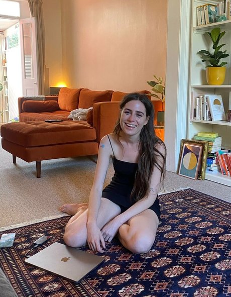 Dodie Clark model art galleries