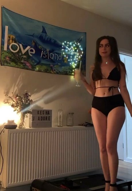Dodie Clark model naked img