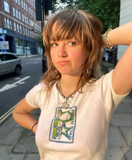 _femalien high quality star images