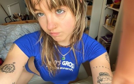 _femalien nice model photo