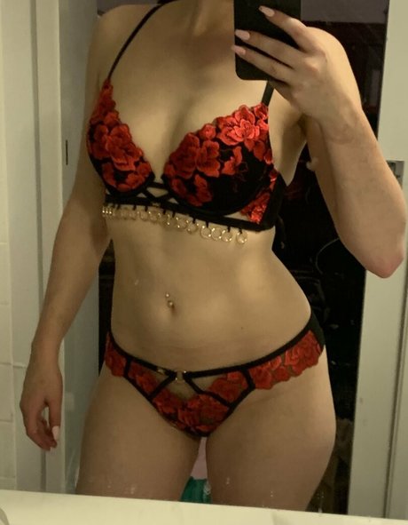 louisesky3 star sexy gallery