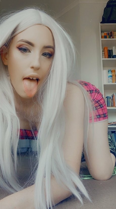 louisesky3 hot actress images