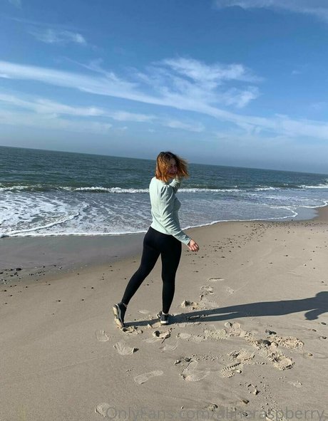 alineraspberry model pretty gallery