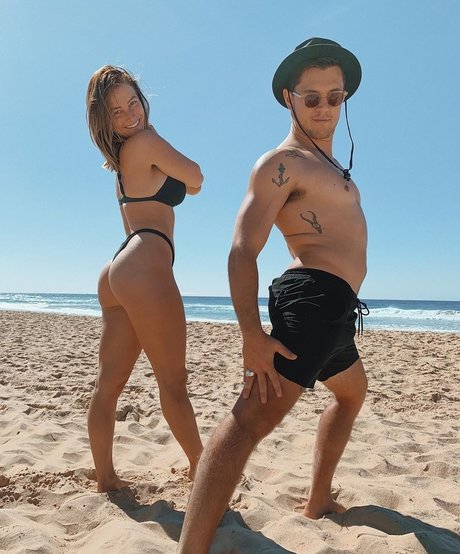 fat shemale onlyfans nude picture