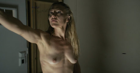 Dominique Swain hd actress pics