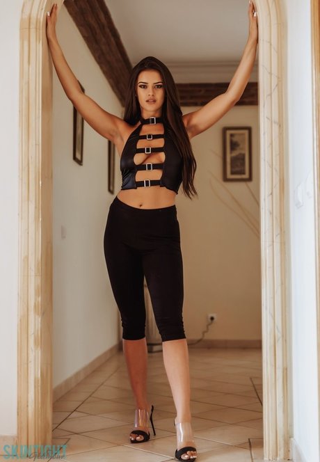 Brook Wright adult actress photo