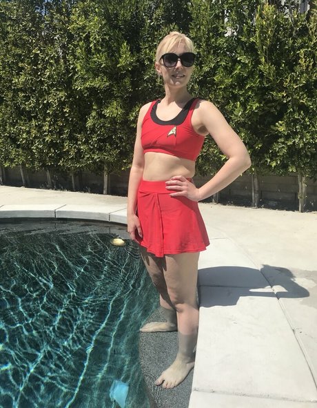 Emma Fyffe nude model gallery