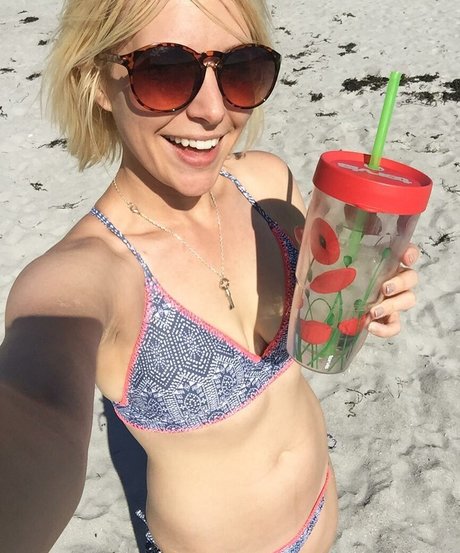 Emma Fyffe nudes model pics