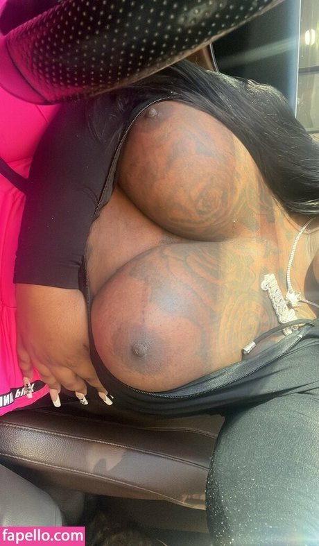 Hen Diorr model erotic pics